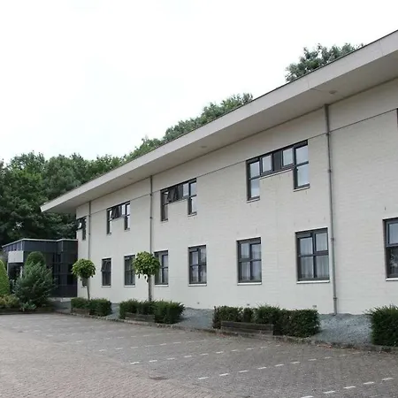 巴斯迪恩海尔伦酒店