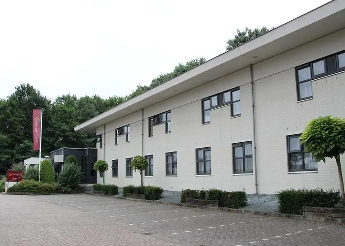 巴斯迪恩海尔伦酒店